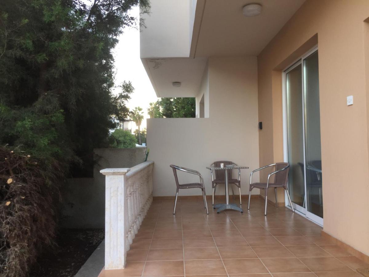 Davi'S Studio Apartment Paphos Eksteriør bilde