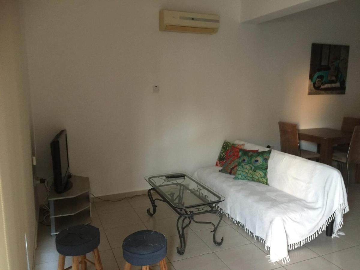 Davi'S Studio Apartment Paphos Eksteriør bilde